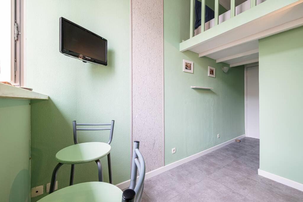 Siagre 35 - Near Main Avenue With Ac * Nice